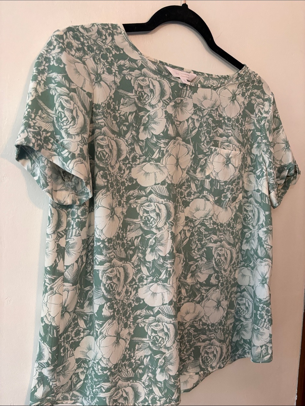 LC Lauren Conrad Sage and Cream Floral Short Sleeve Blouse Size Small - Picture 6 of 7